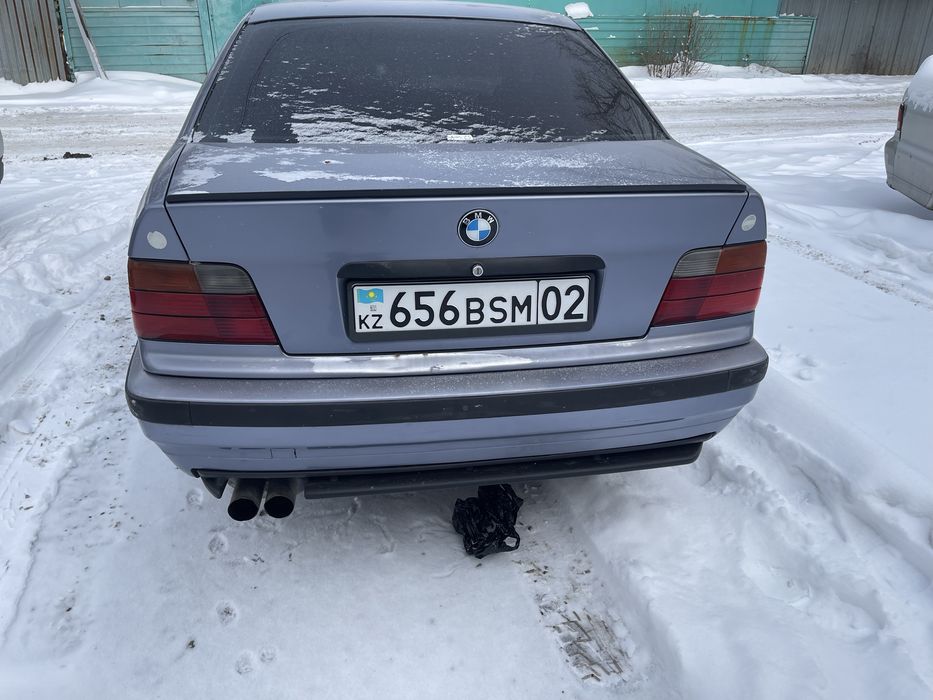 BMW 325 e36 седан