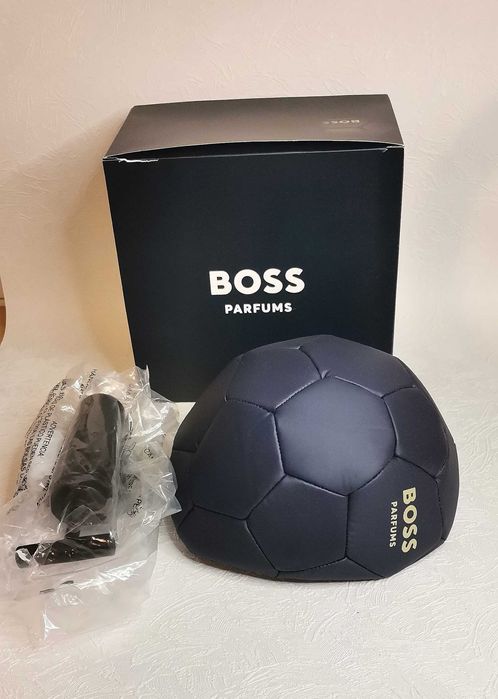 Minge fotbal Hugo Boss mărimea 5 + pompă nouă în cutie