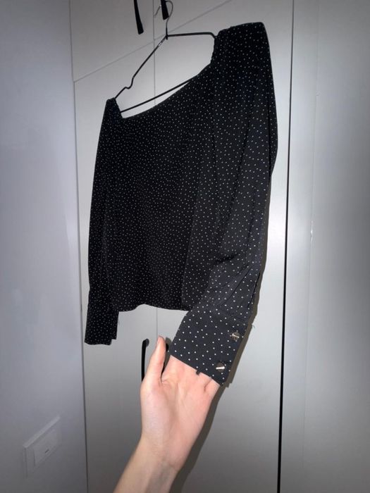 все по 5.000, вещи ношены 1-2 раза