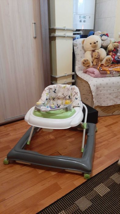 Продавам детски паяк и люлка