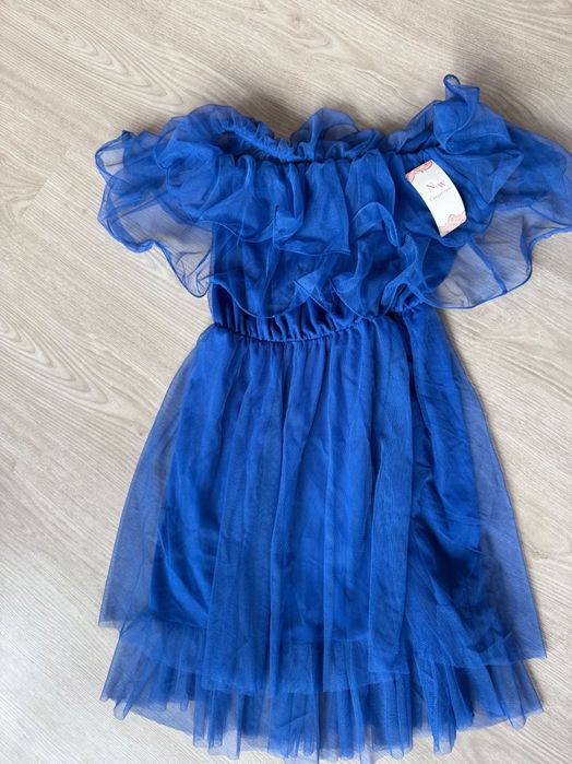 Рокля с паднали рамене