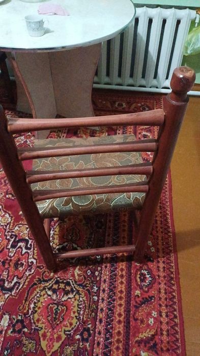 Продается Стол и 4 стула