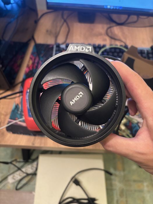 Боксовый кулер от Amd