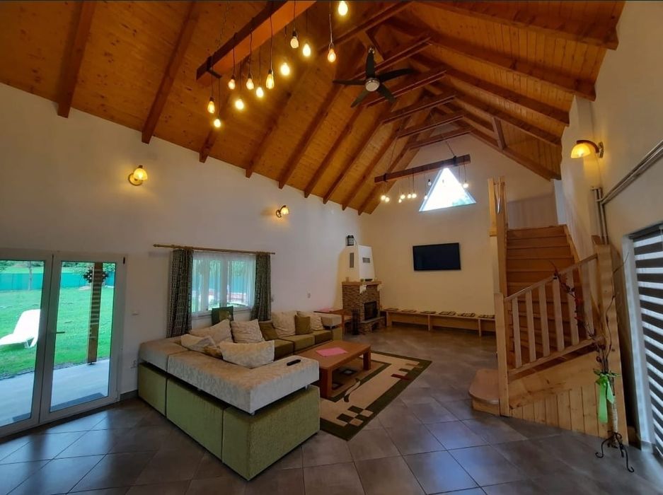 Inchiriez Cabana cu Ciubar