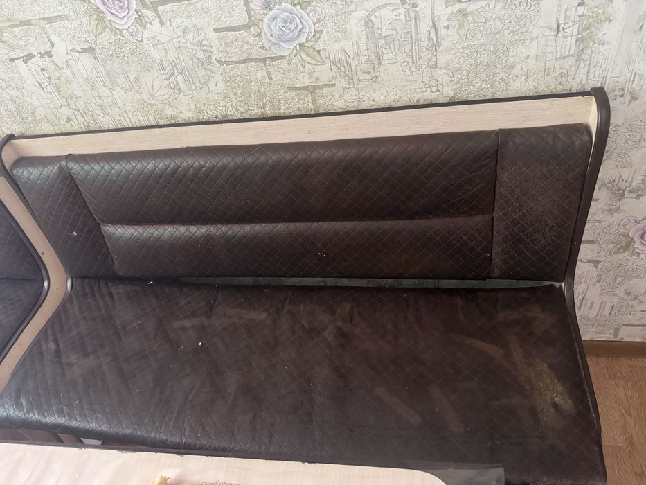 Продам кухонный уголок мебель