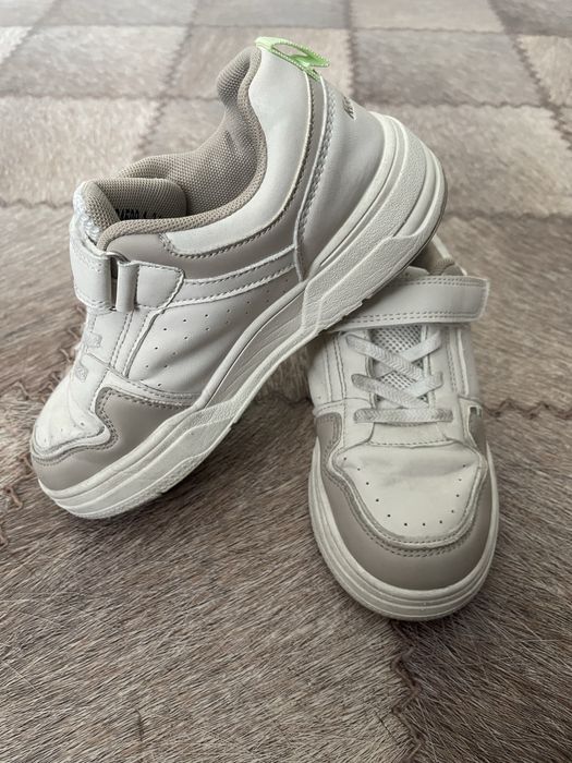 Продается детская обувь