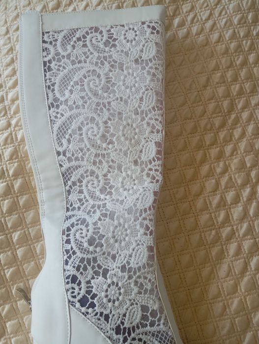 Ажурные сапожки.