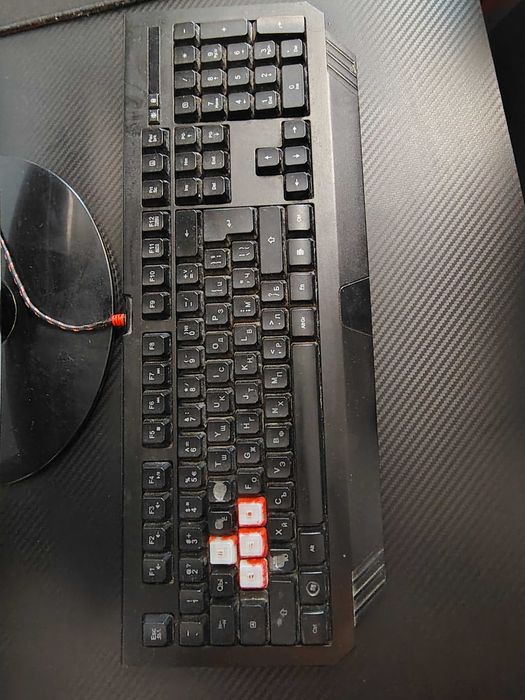 Монитор Samsung 22" (120Hz) + Водоустойчива геймърска клавиатура
