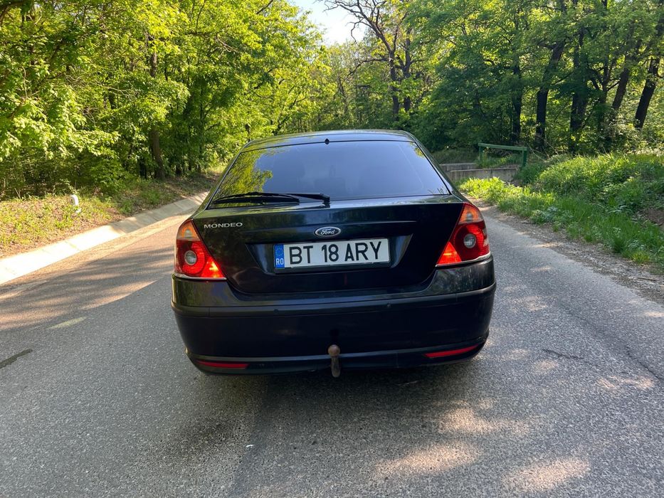 De vânzare 2 autoturisme marca Ford , la super preț.