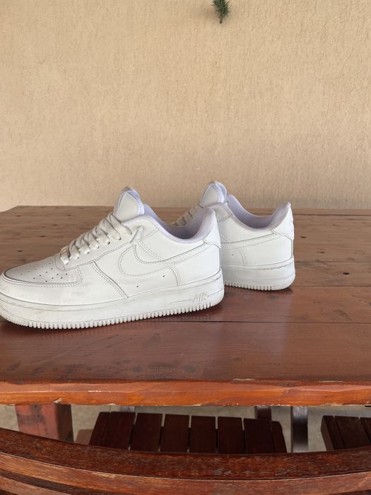 Adidasi Nike Air Force1 albi