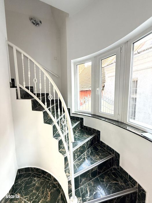 Inchiriez spatiu comercial