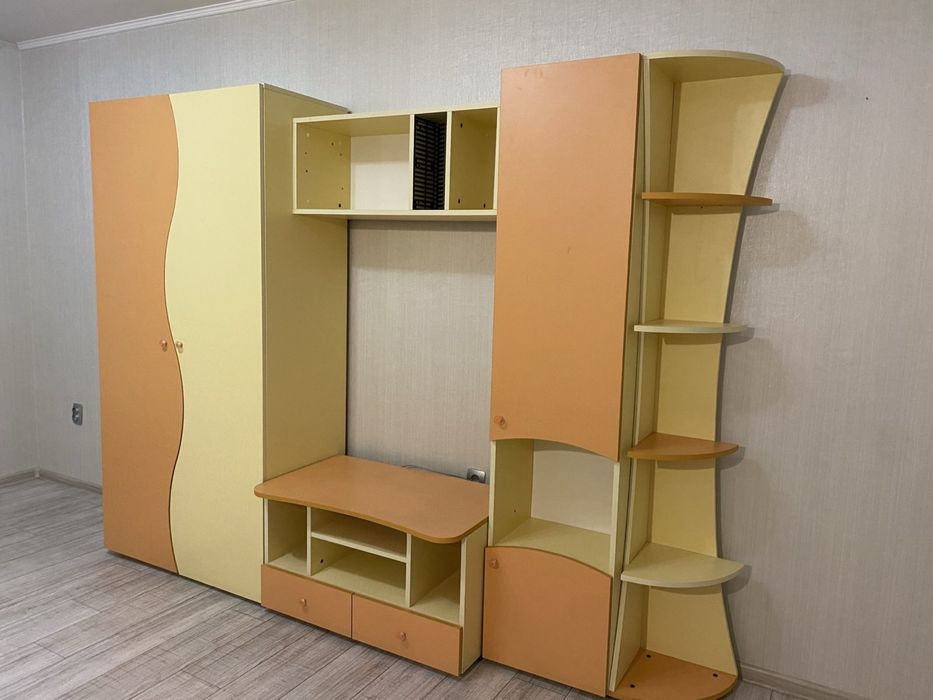 Запазени мебели (Продават се и по отделно)