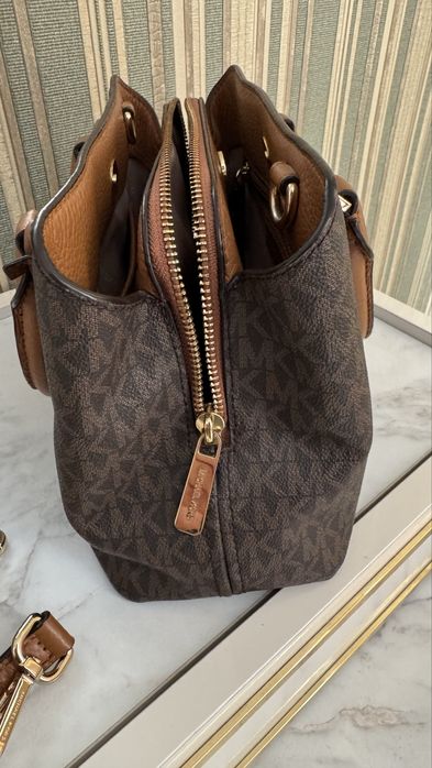 Продается сумка Michael kors оригинал