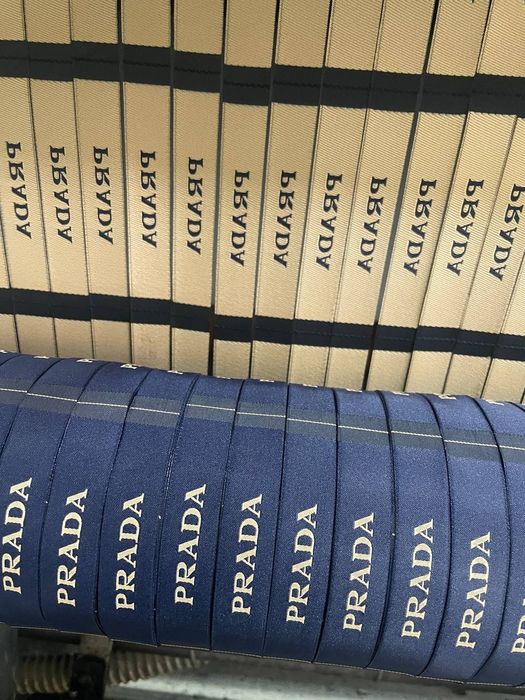 Jakkard toʻqima etiketlar karton birkalar emblema reklama hizmati