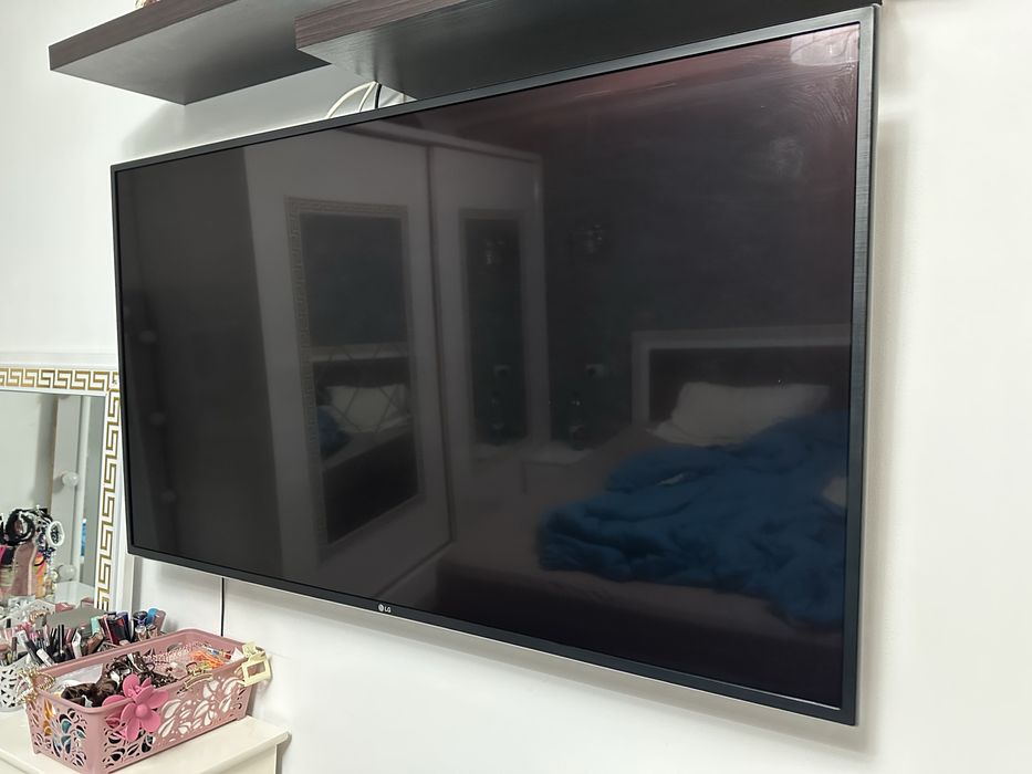 Televizor LG smartTv 108cm