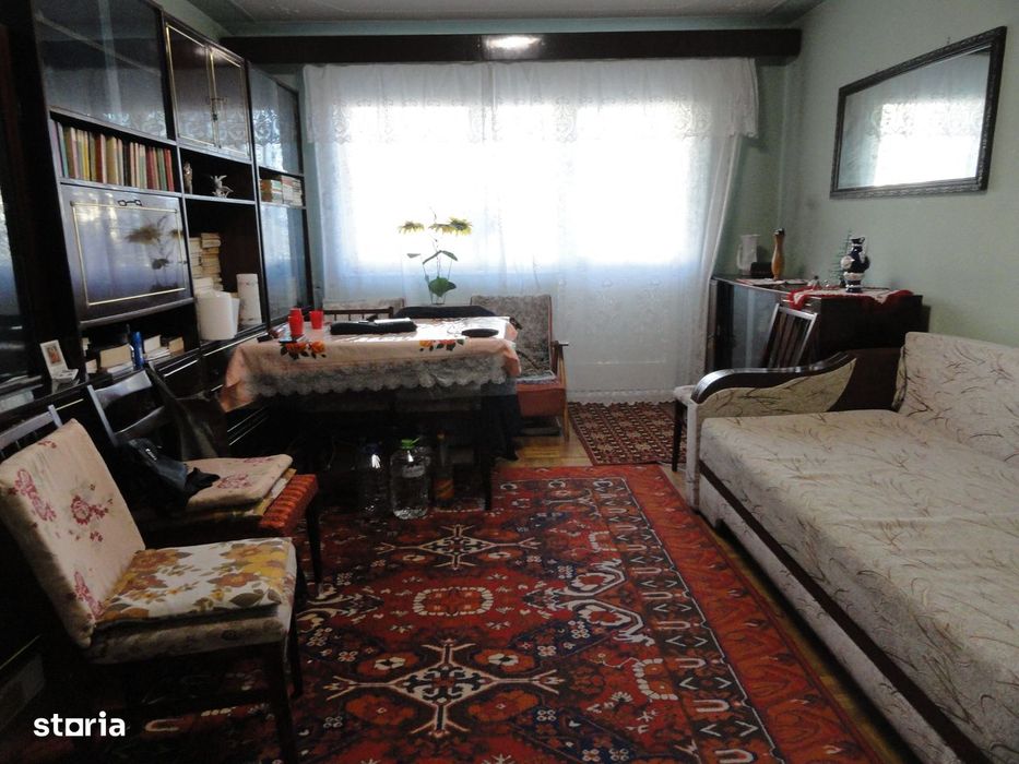 Apartament 3 camere decomandat, 2 bai, 2 balcoane, etaj 2 Vlaicu 79 mp