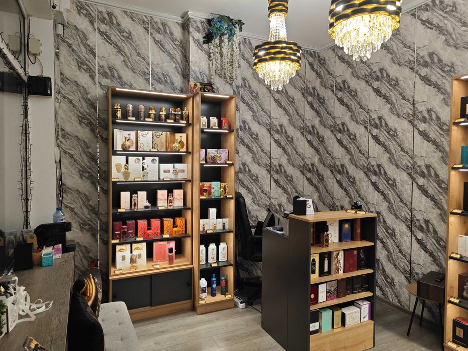 Стелажи и каса за магазин