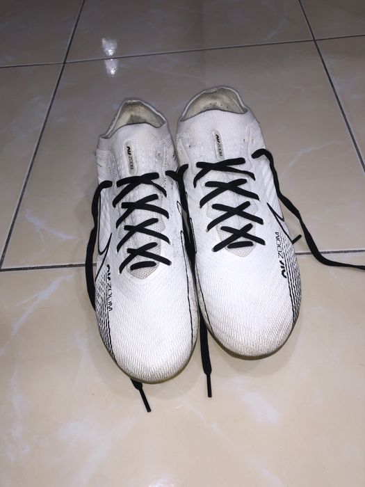 Новые футбольные бутсы Nike air zoom