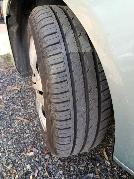 Автомобилни гуми , в град Харманли и София.