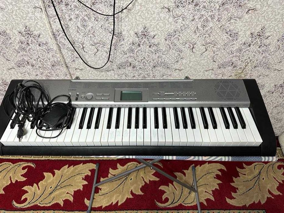 Продам синтезатор