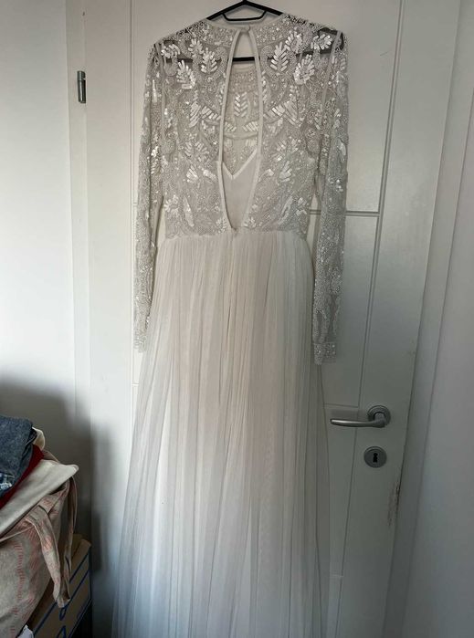 Rochia de mireasa ASOS Bridal xs, cu margele si spate deschis