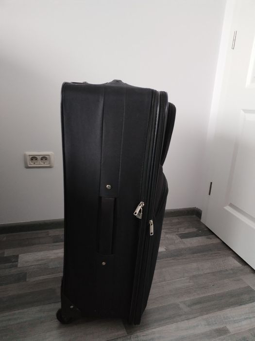 Vând troler impecabil