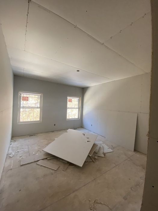 Producători de case din panouri Sandwich termoizolant pe structura metalica Lucram fără avans
