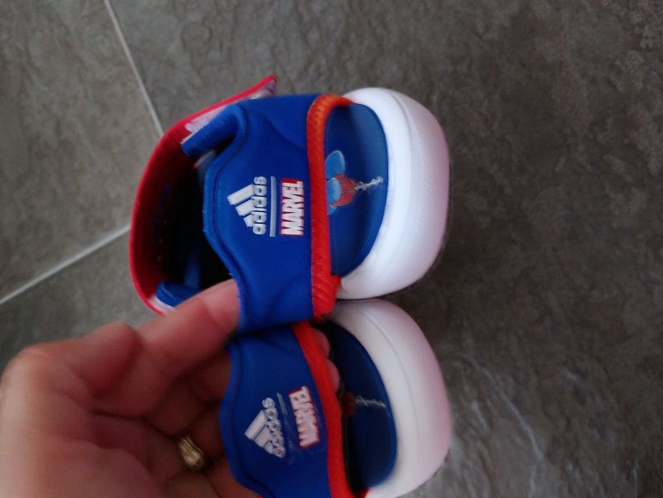 Adidas mărimea 32