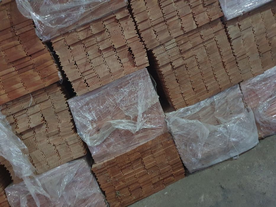 Vând parchet lemn masiv duglas!