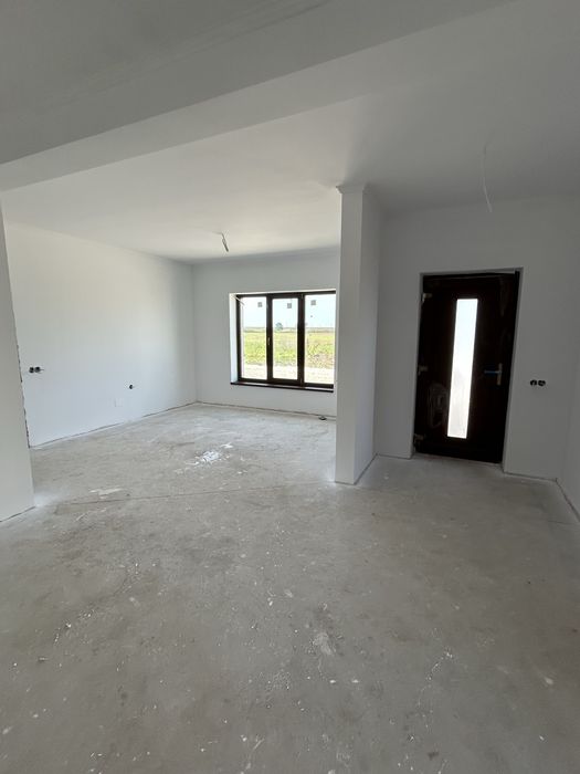 Casă 102 mp utili cu teren 500 mp în Sântandrei