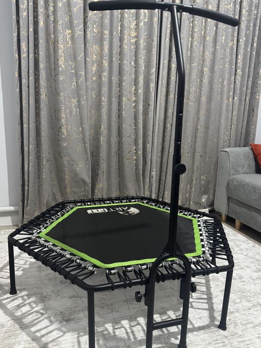 Продам тренажер батут Джамп