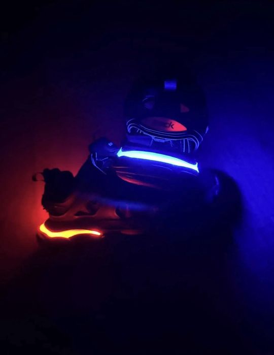Vand balenciaga track cu led