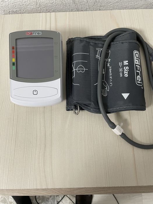 Тонометр полуавтоматический