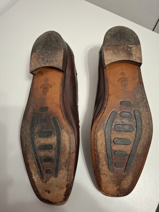 Vind pantofi de piele elaganti