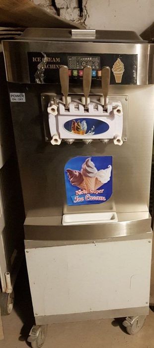 Мороженный аппарат 220V