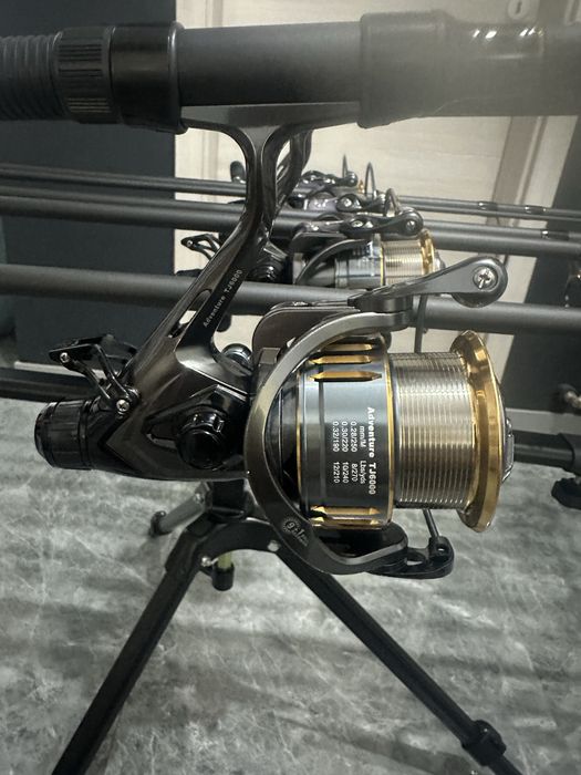 SET Complet Crap 4 Lansete PRO FL Legend + 4 Mulinete Robinhan Adventure TJ 6000- NOU