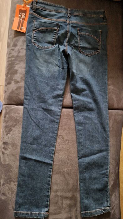 Детски дънки за момиче