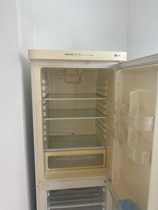 Холодильник продаю