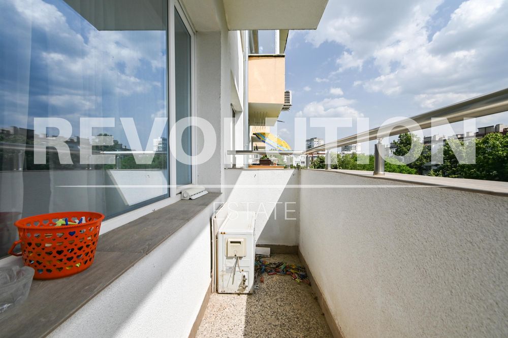 Дава се под наем Четиристаен апартамент в София, Гоце Делчев - 80 кв.м за 650 € - Снимка #9