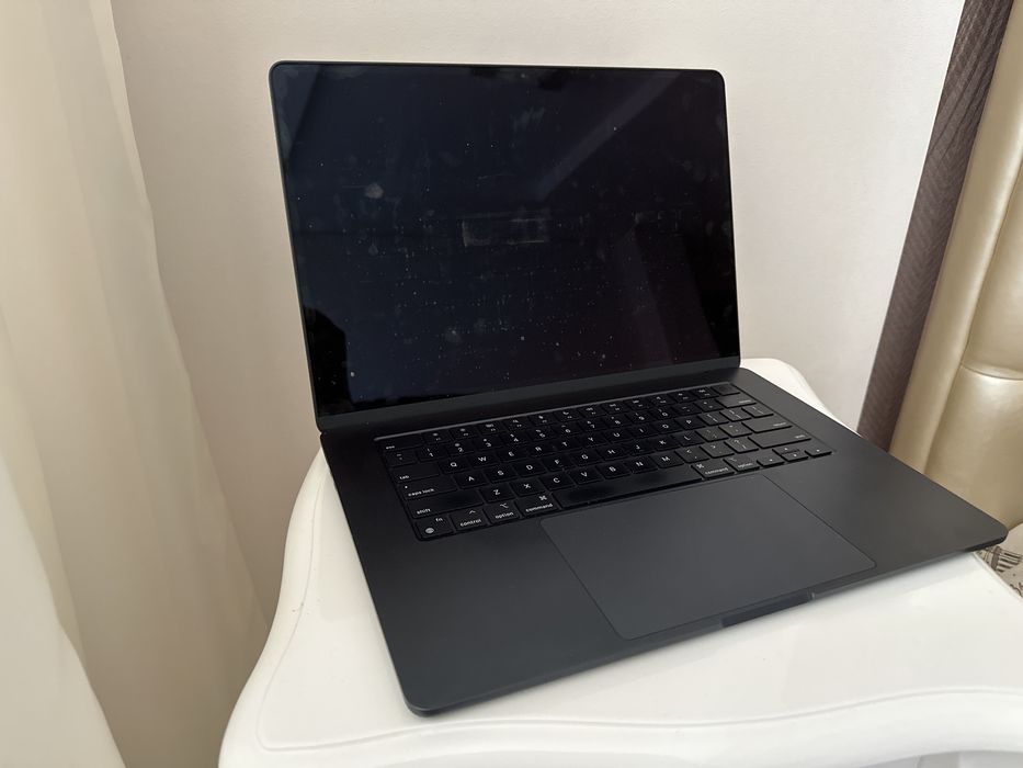 Macbook Air 15', М2