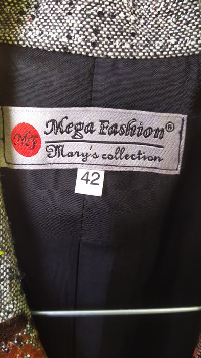 Okazie Costum Dama Lana si Poliamida Marimea 36