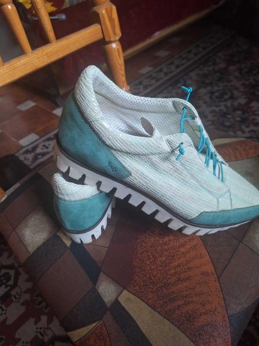 Удобни обувки номер 38