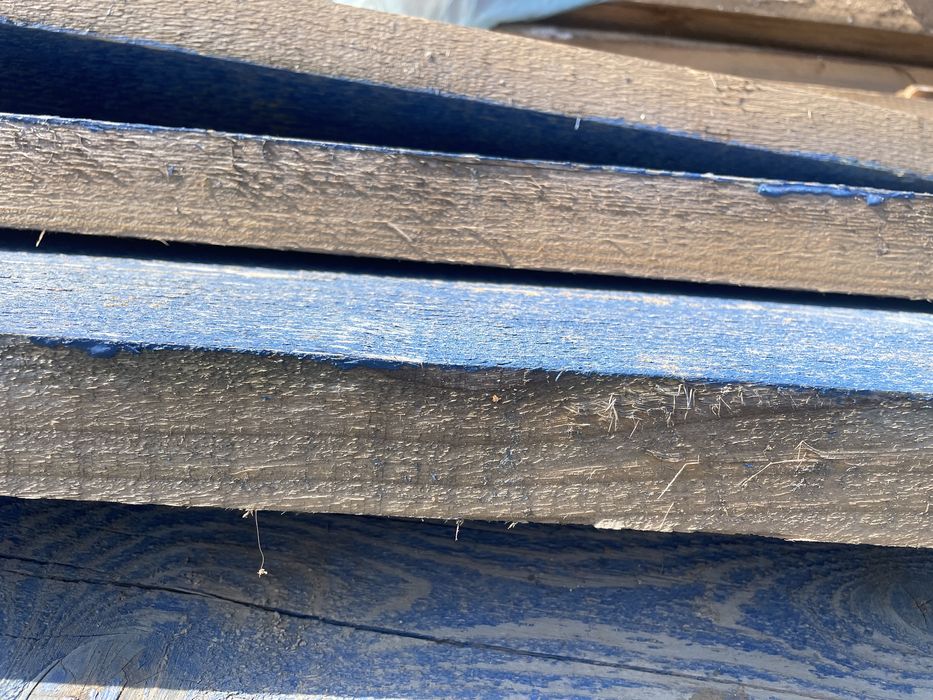 De vanzare dulapi din lemn de brad uscati