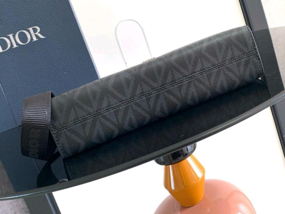 Чанта Dior - естествена кожа