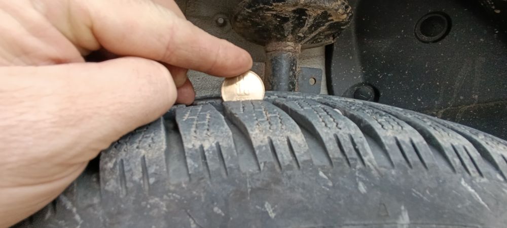 Vand 4 roti(jante+anvelope) de iarna  Unlop 215 65 16 Dacia Duster