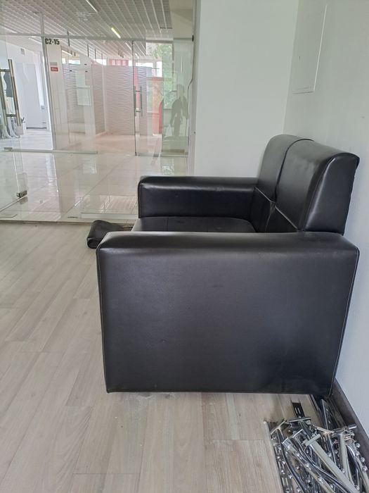 Продам  кресло.- кожзам