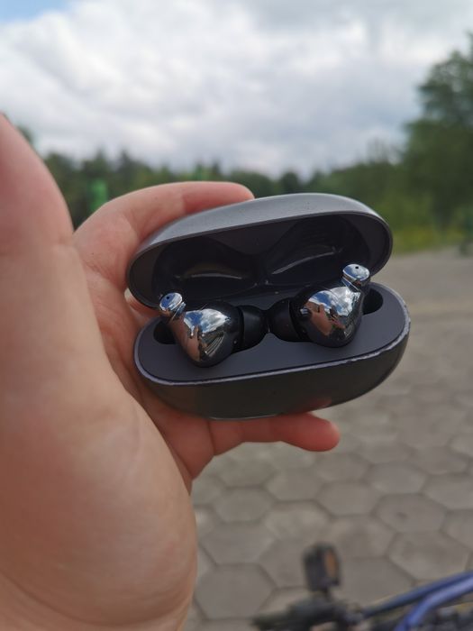 Продам 4700 тг бу не в идеале