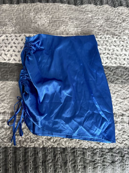 Сатенена пола в морско синьо