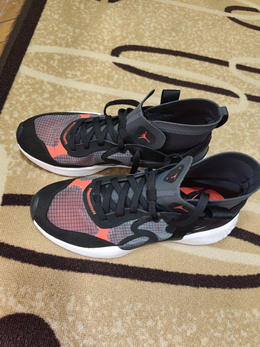 Маратонки DJORDAN