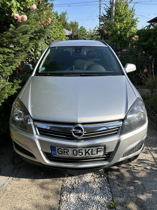 OPEL Astra 2011